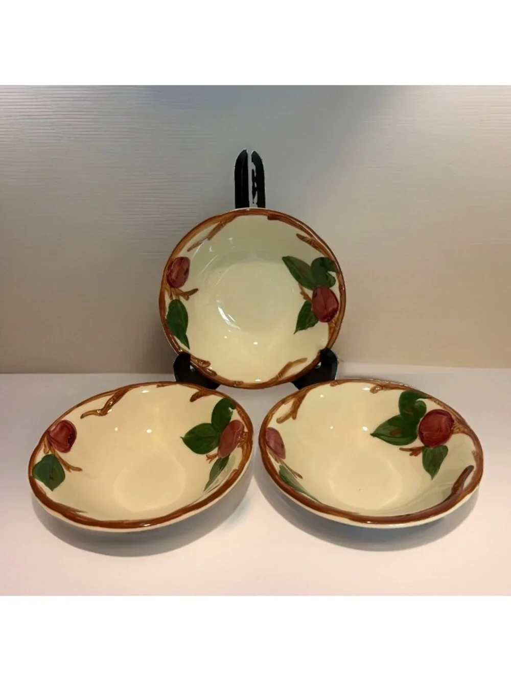 VTG Franciscan Apple Pattern Berry Dessert Bowls 5.75